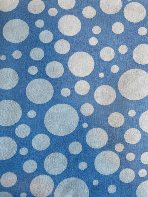 Light blue wideback with white dots precut 108